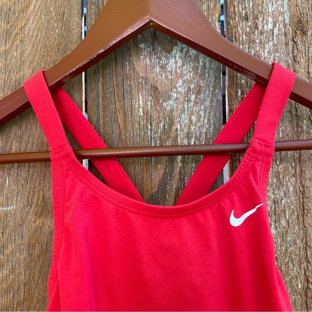 NIKE Hydrastrong Women’s Red One-Piece RacerBack Team Swimsuit Size 6 - Picture 2 of 12